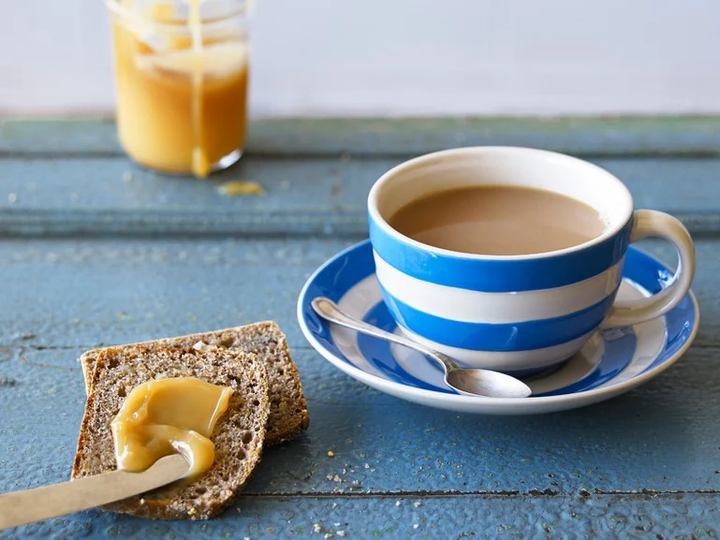 Mugs, Cups & Saucers