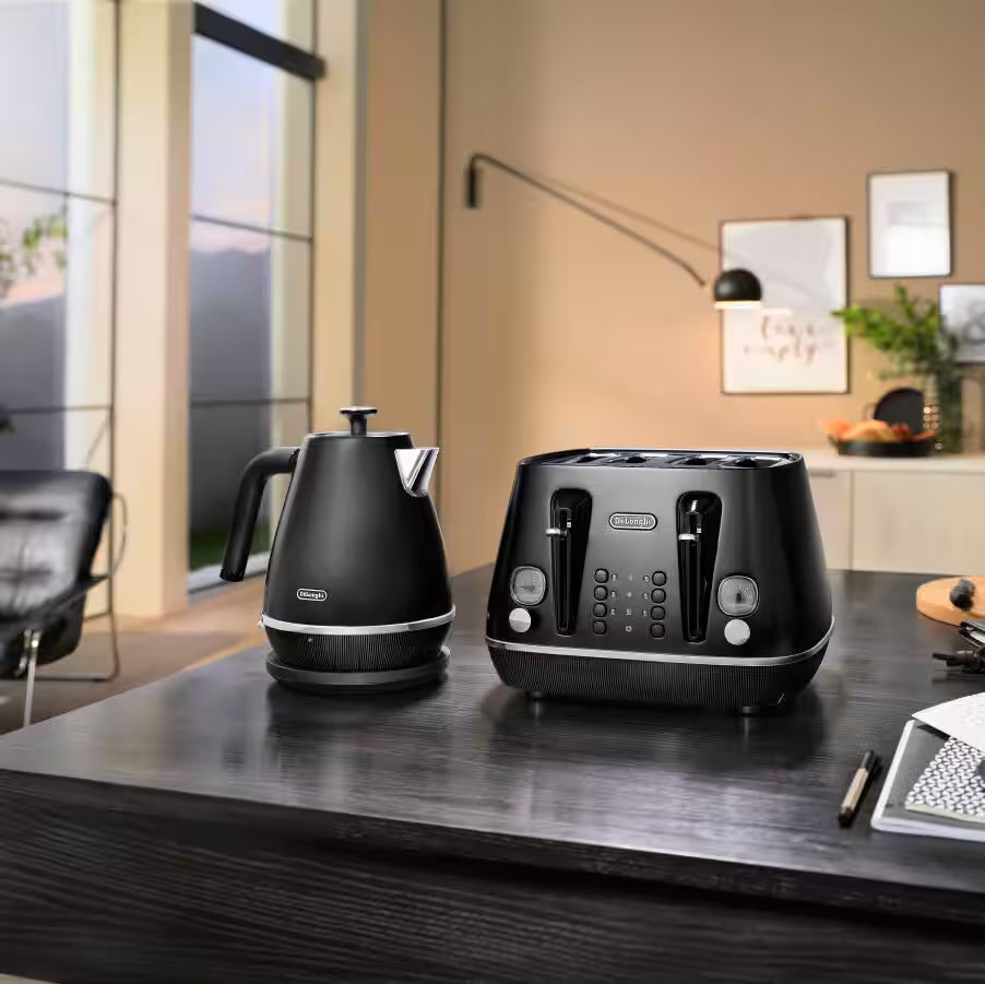 Delonghi Distinta X Stainless Steel Electric Kettle - Black