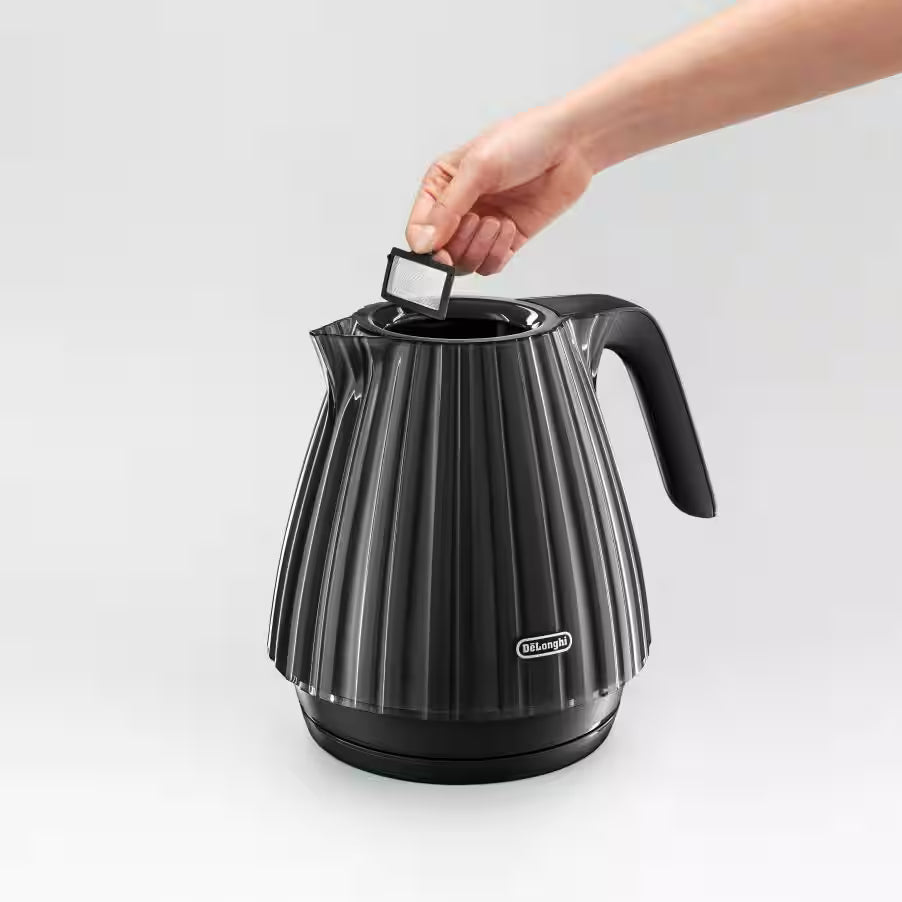 Delonghi Ballerina Electric Kettle - Furnace Black