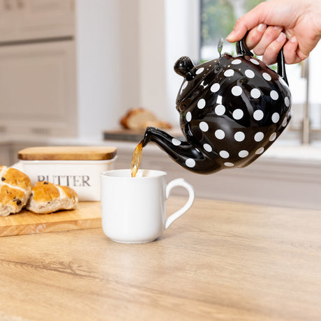 London Pottery Farmhouse 4 Cup Teapot - Black with White Spots