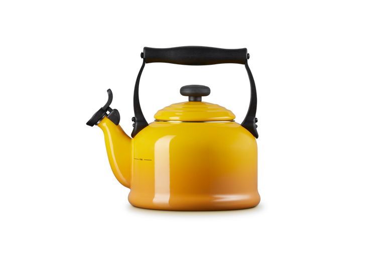 Le Creuset Stoneware Traditional Kettle - Nectar | Redber Coffee