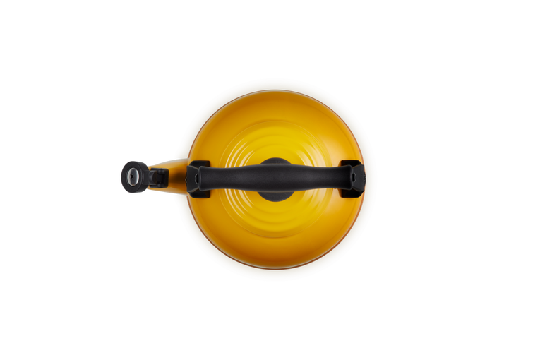 Le Creuset Stoneware Traditional Kettle - Nectar | Redber Coffee