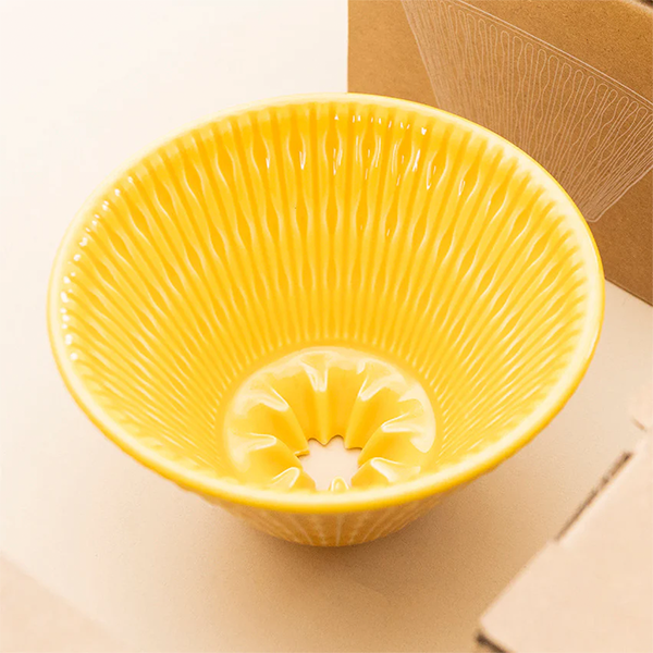 Loveramics Flatbed Coffee Dripper 200ml with Holder - Yellow