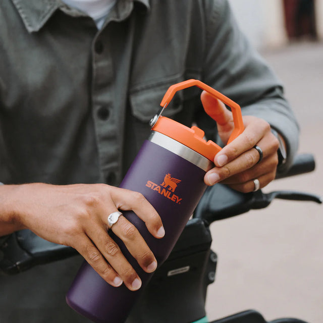 Stanley Iceflow™ Flip Straw Tumbler 0.89L - Charcoal