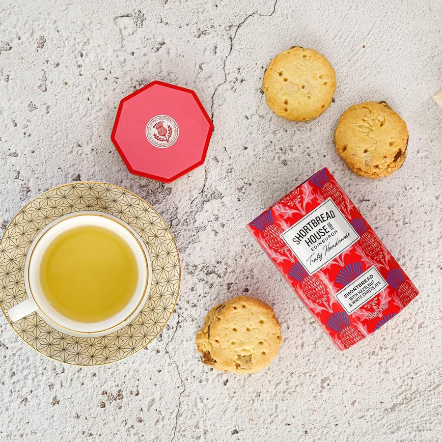 Shortbread House of Edinburgh, Shortbread House of Edinburgh - Handmade Shortbread with Hazelnut and White Chocolate 140g, Redber Coffee
