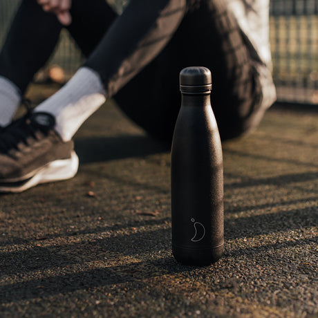 Chilly's, Chilly's Vacuum Insulated Stainless Steel 500ml Drinking Bottle - Monochrome All Black, Redber Coffee